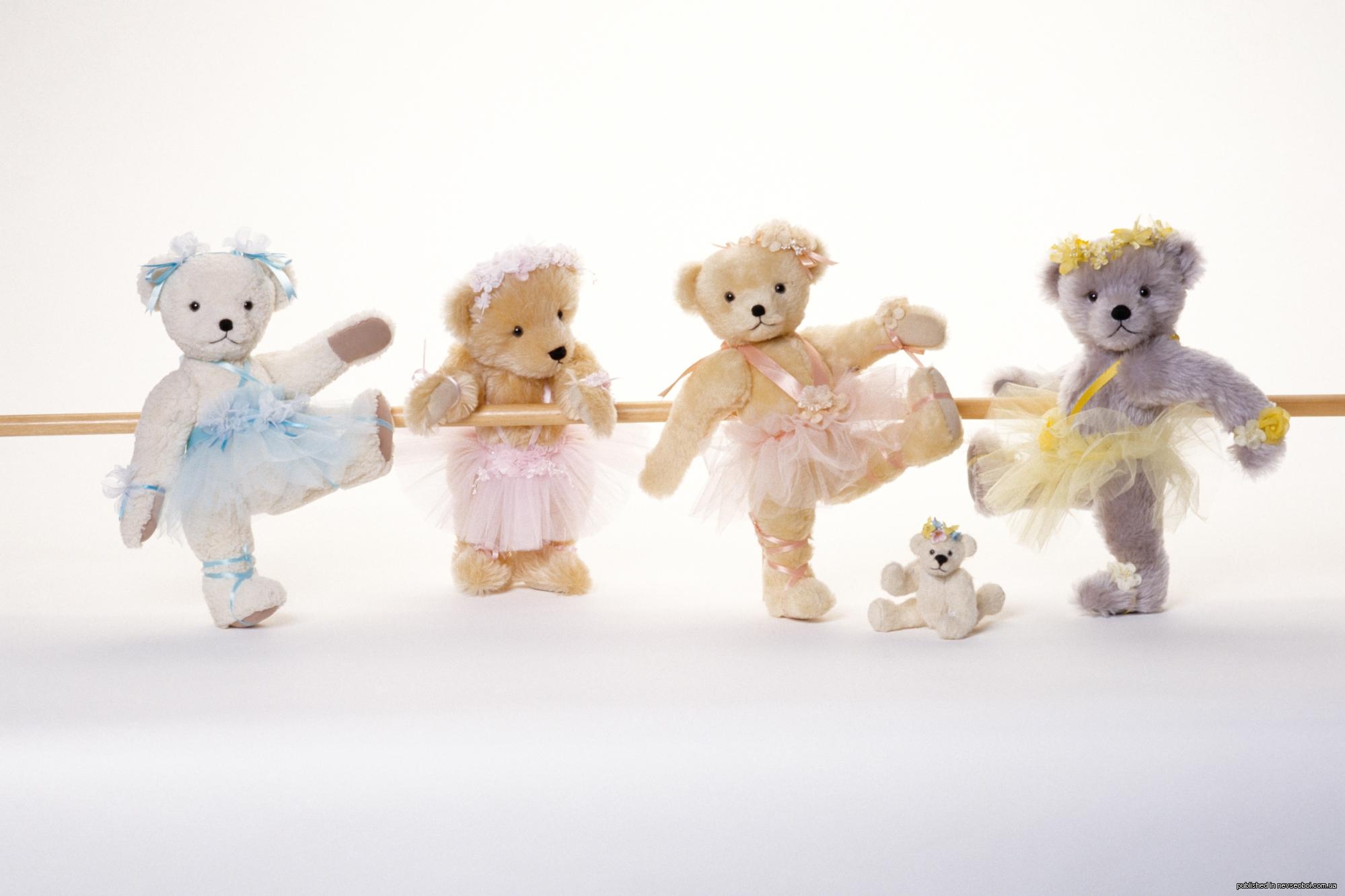 Игра маленькие мишки. Танцующие игрушки для детей. Танцующая игрушка. Мишка балерина. Игрушка танцевать медведь игрушка.