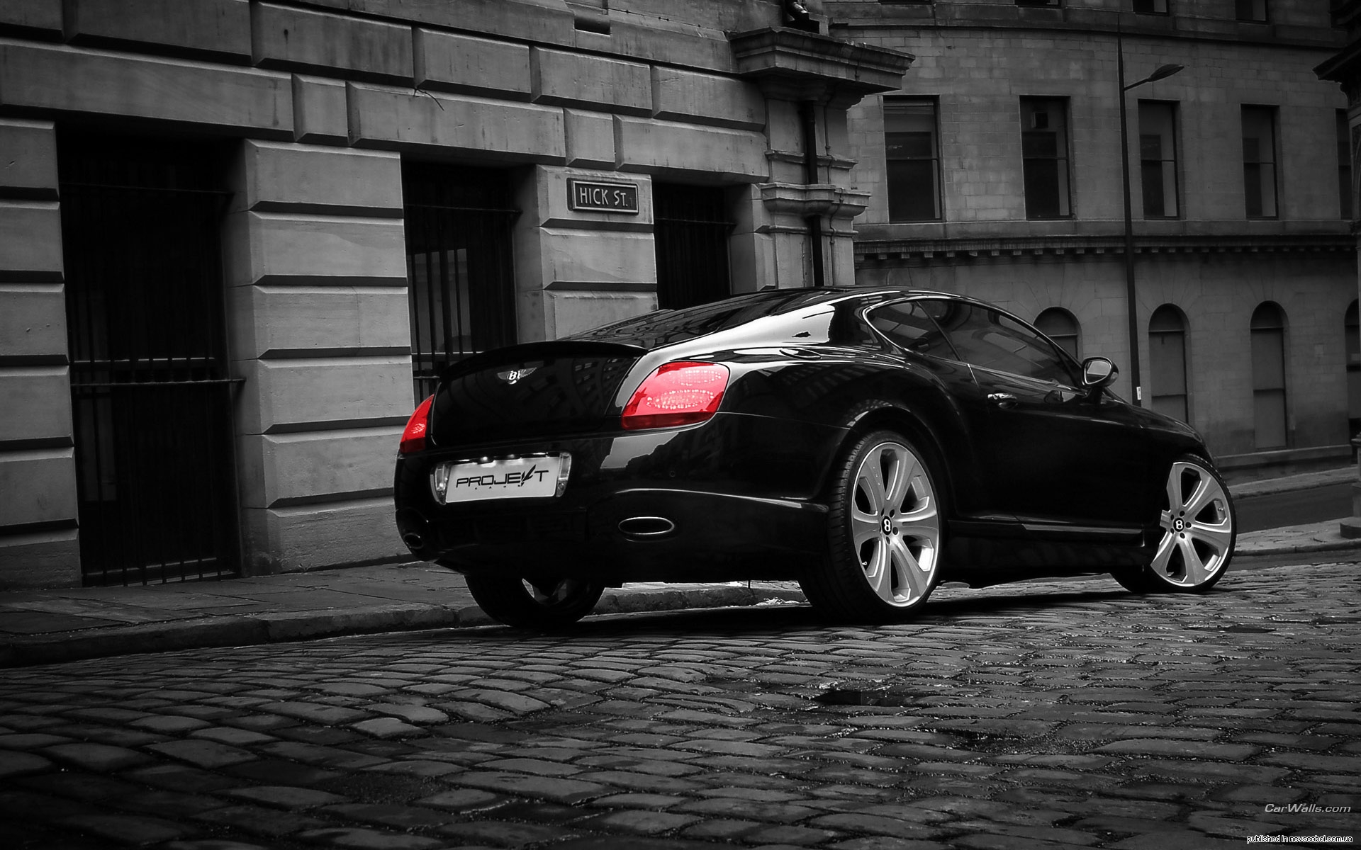 Черная машина в москве. Bentley Continental GTS Black Edition. Черная машина. Машина черно белая.