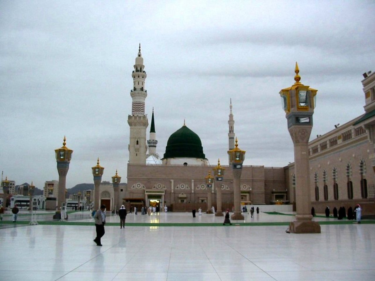 Мекка на машине. Мечеть Масджид АН-Набави. Медина мечеть пророка. Масджид АН-Набави Медина Саудовская Аравия. Мечеть пророка Мухаммеда.