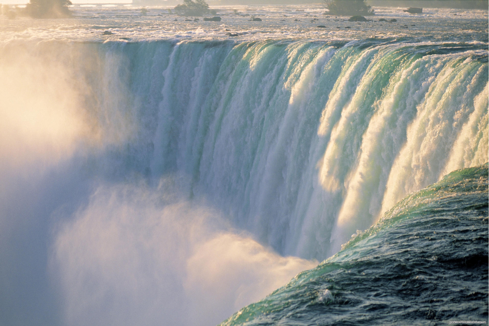 Шум далекого водопада. Ниагарский водопад Канада. Водопад Ниагара живой. Ниагарский водопад самый высокий водопад в мире.