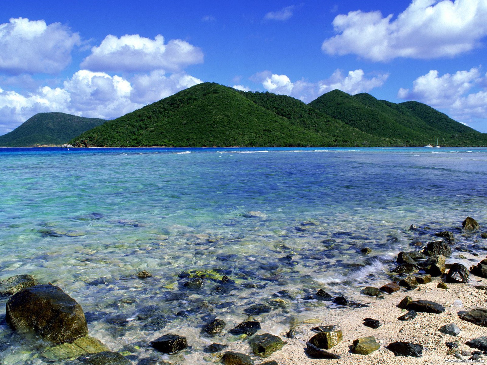 Озеро карибских островов. Карибский бассейн Черепашьи острова. Карибы Карибские острова. Побережье Карибского моря. Остров пляж.