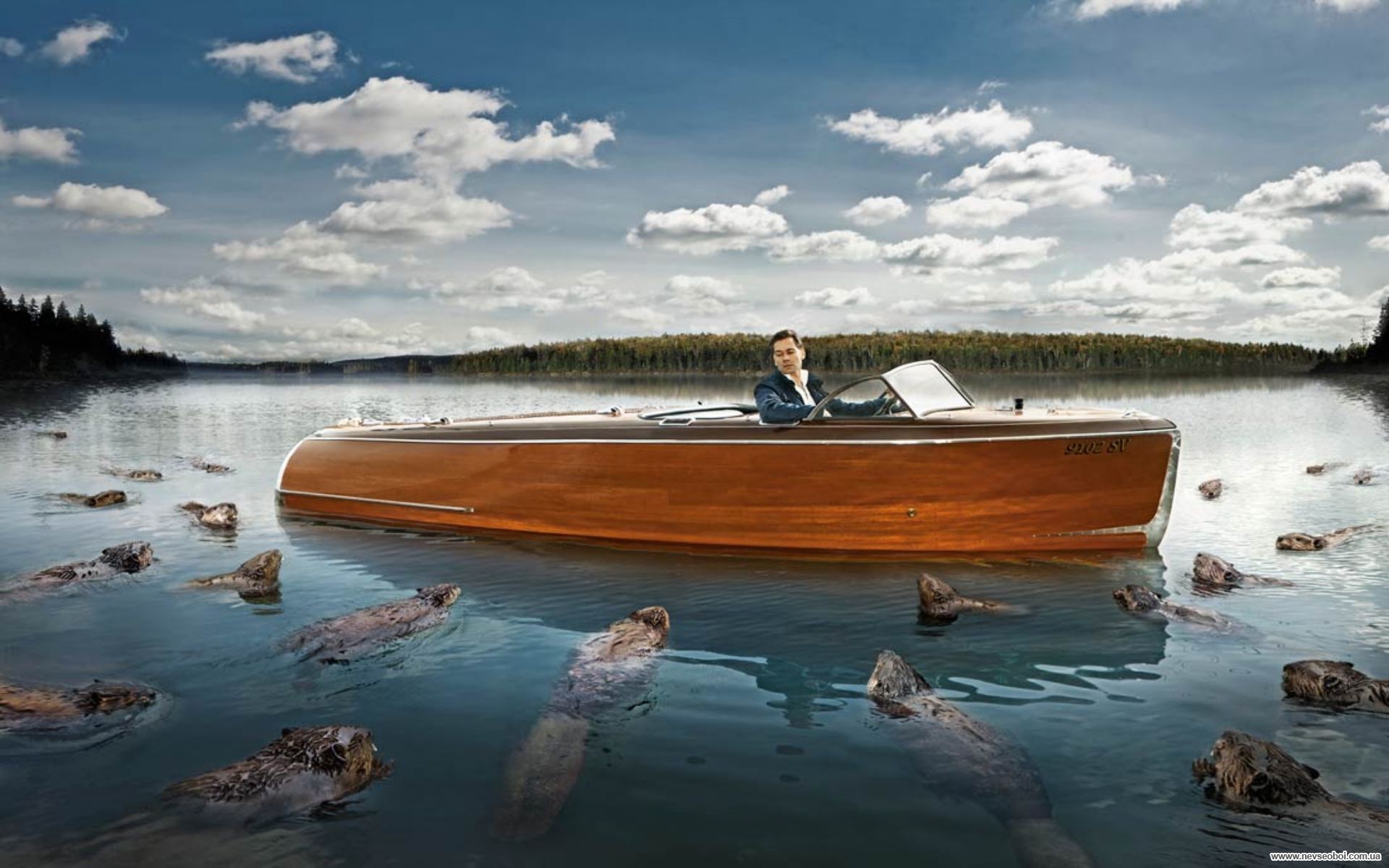 Нужна лодка побольше. Креативная реклама лодок. Креативная лодка. Смешная лодка. Реклама моторных лодок.