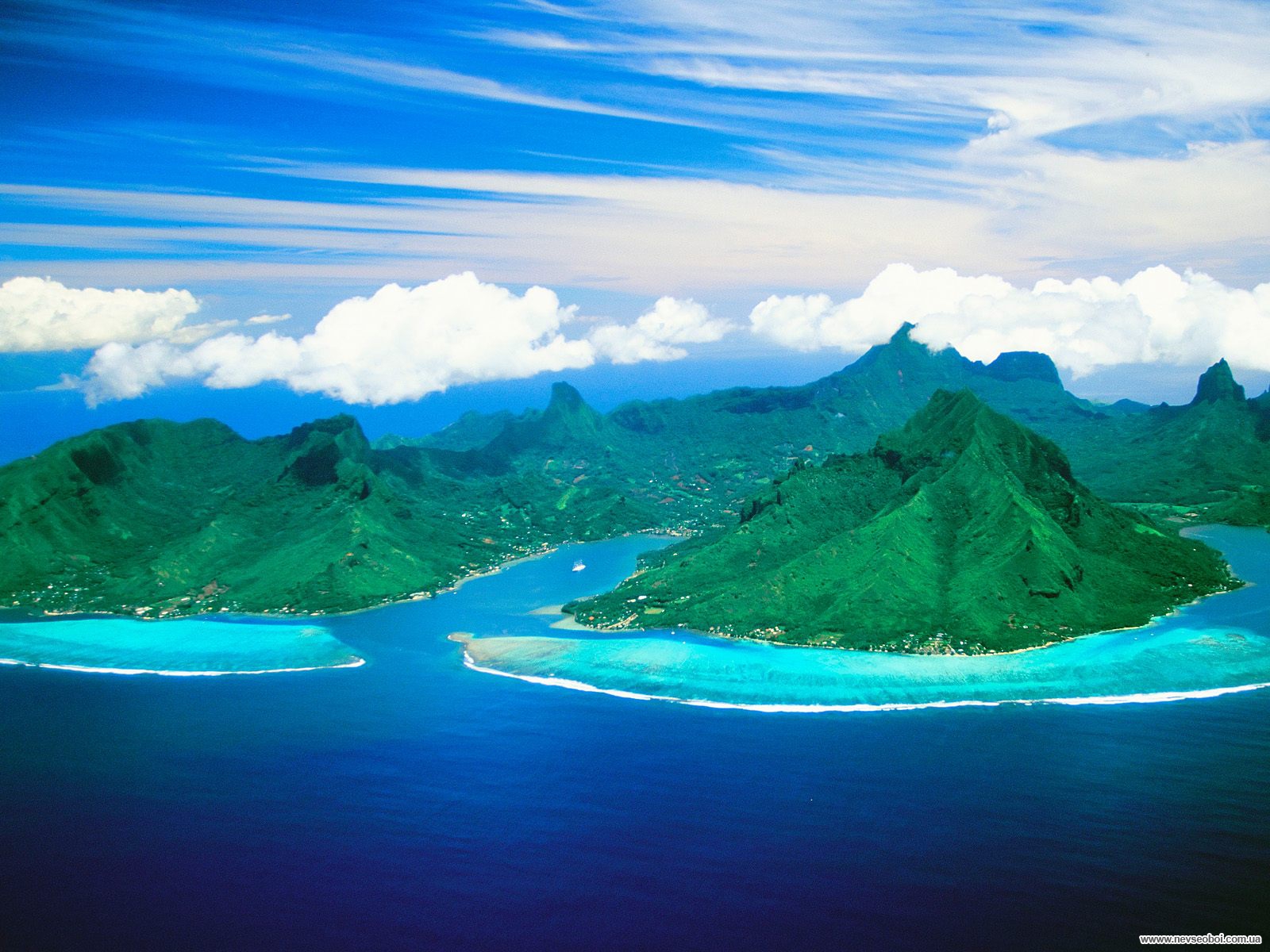 Html islands. Муреа Таити. Муреа французская Полинезия. Остров Муреа. Остров Муреа французская Полинезия фото.