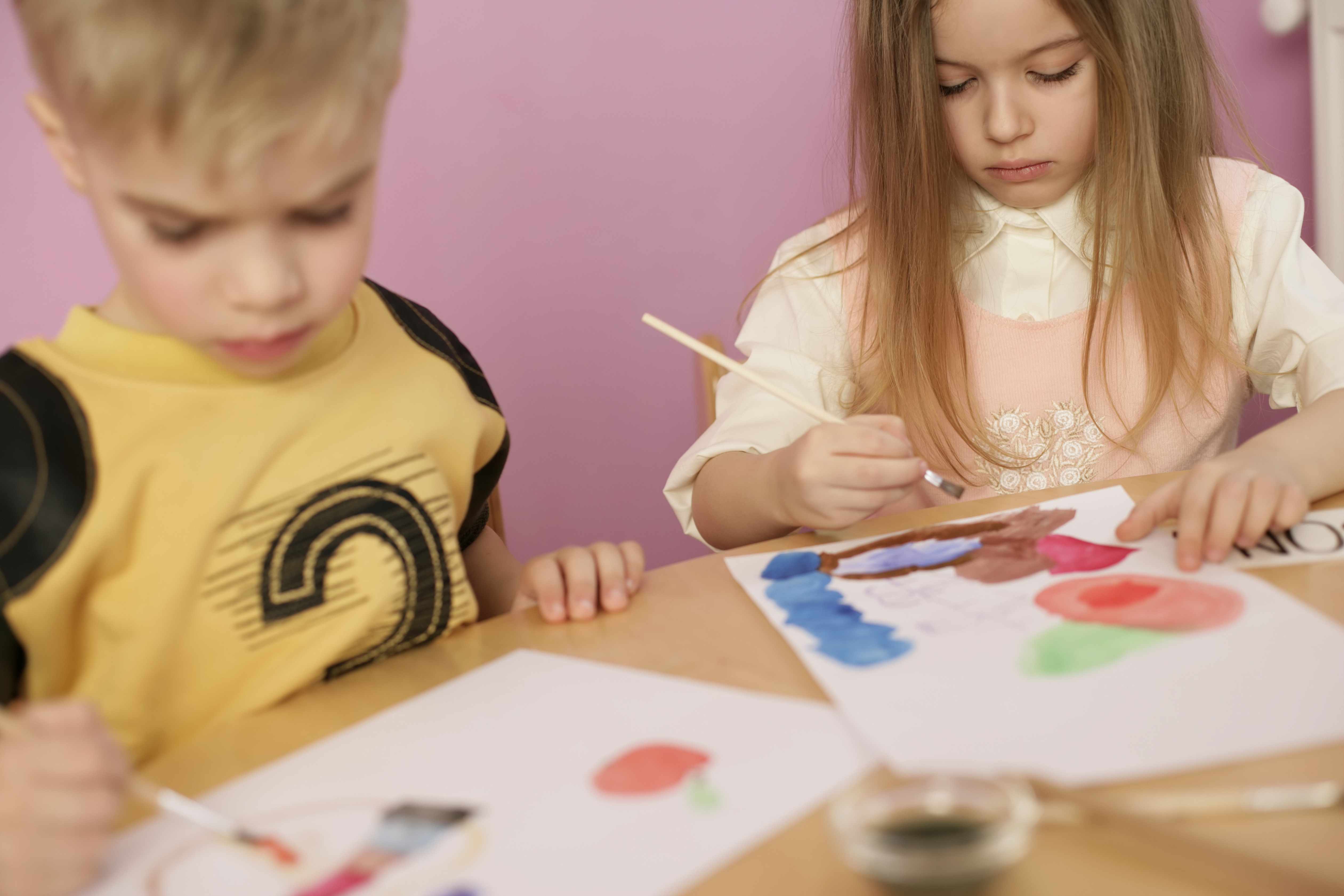 Рисуем красками с детьми умственно отсталыми