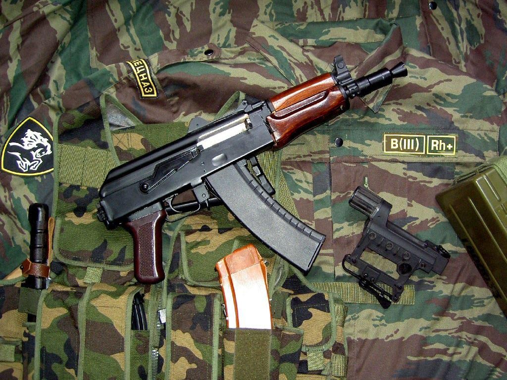 Ак армейский. Оружие акс 74у. Автомат Калашникова Аксу-74. Военные с Аксу 74. Аксу-74 боевой.